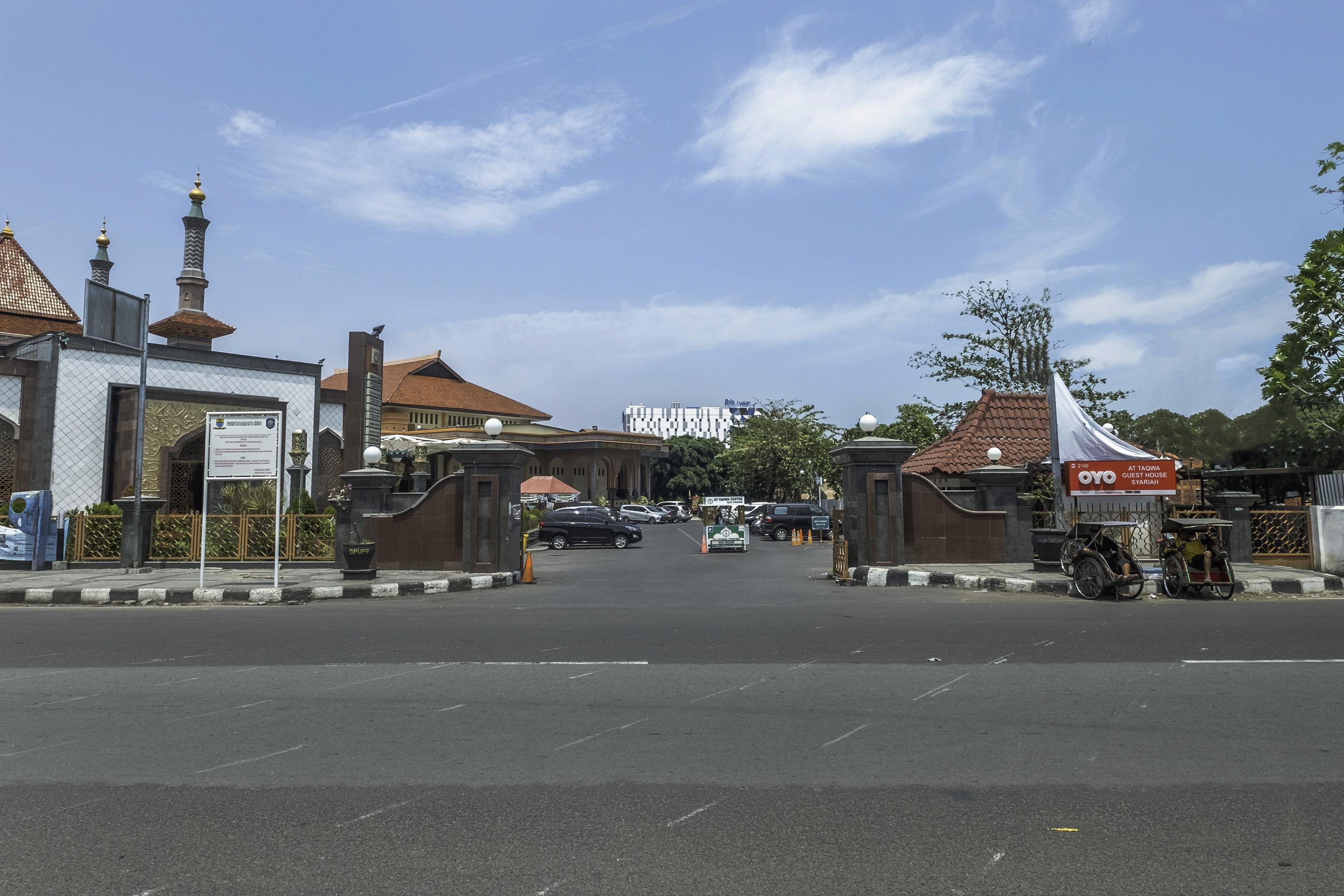 OYO 2132 Pondok Avicenna Cirebon Esterno foto