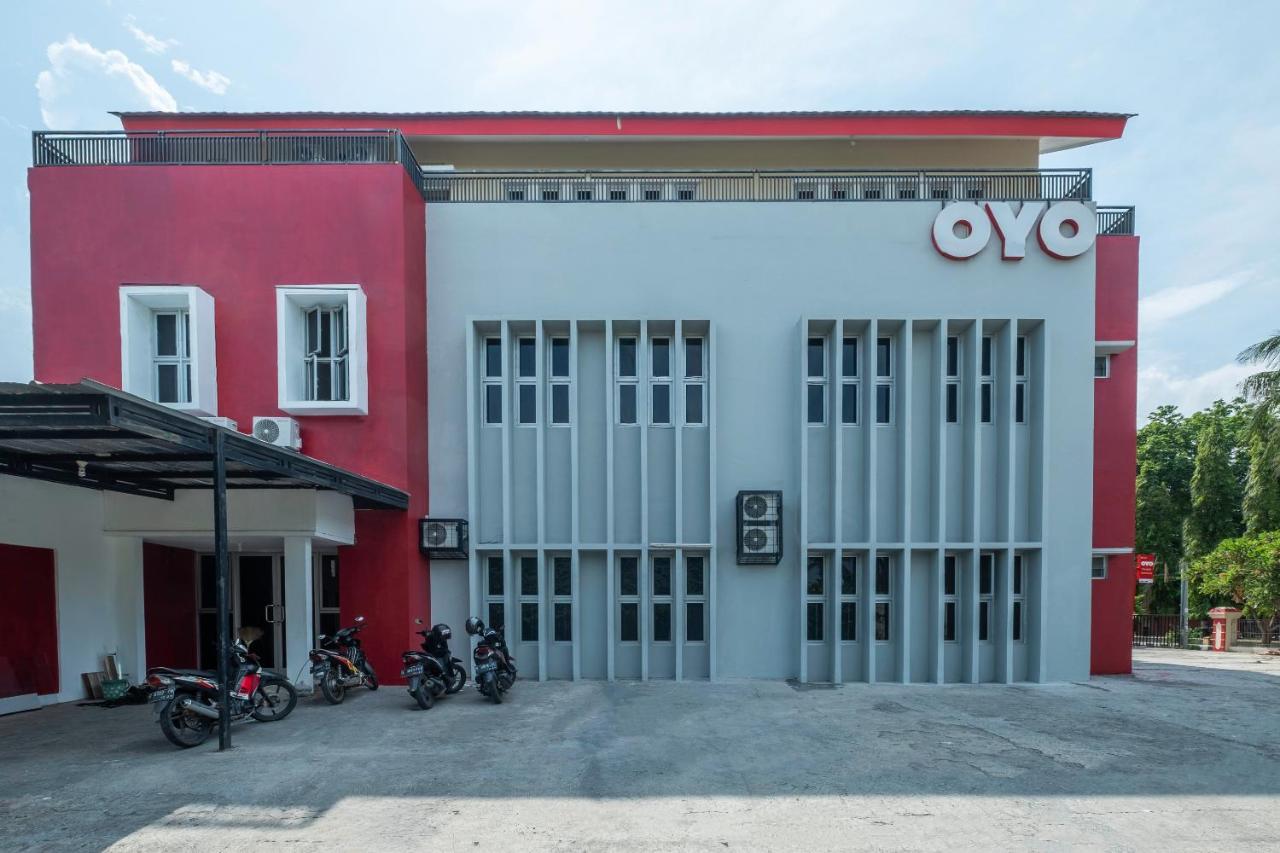 OYO 2132 Pondok Avicenna Cirebon Esterno foto